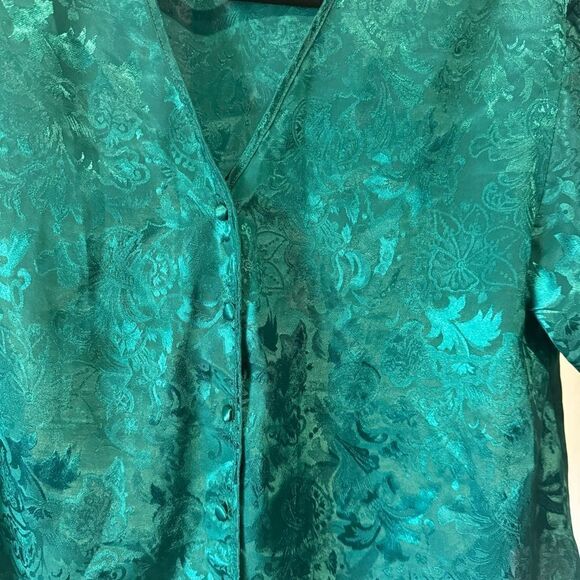 Victoria’s Secret Gold Label Vintage Green Satin Cropped Pajamaa Style Top - Picture 4 of 7